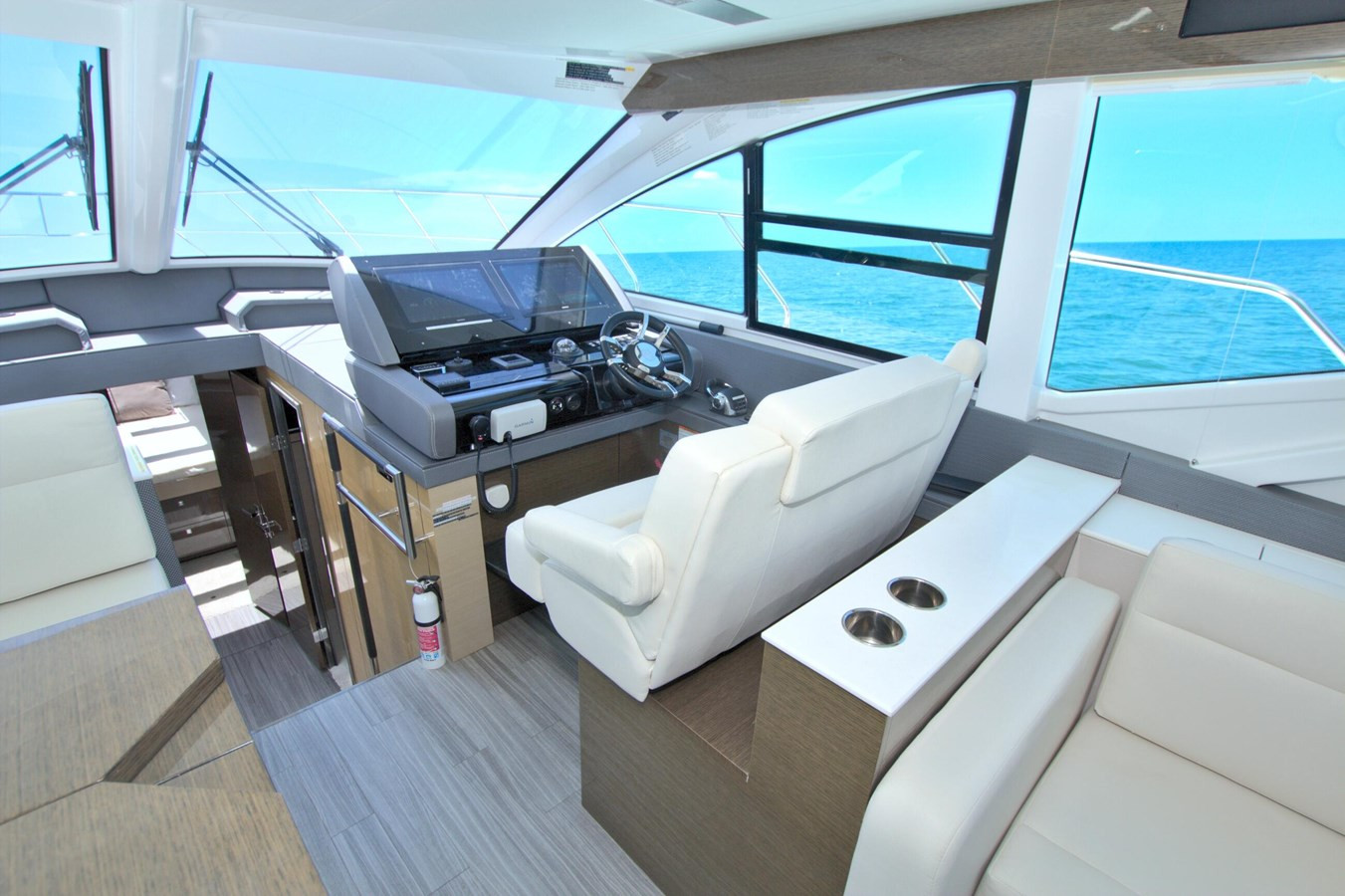 https://arconyachts.ams3.digitaloceanspaces.com/128857/conversions/large_4707227-optimize.jpg
