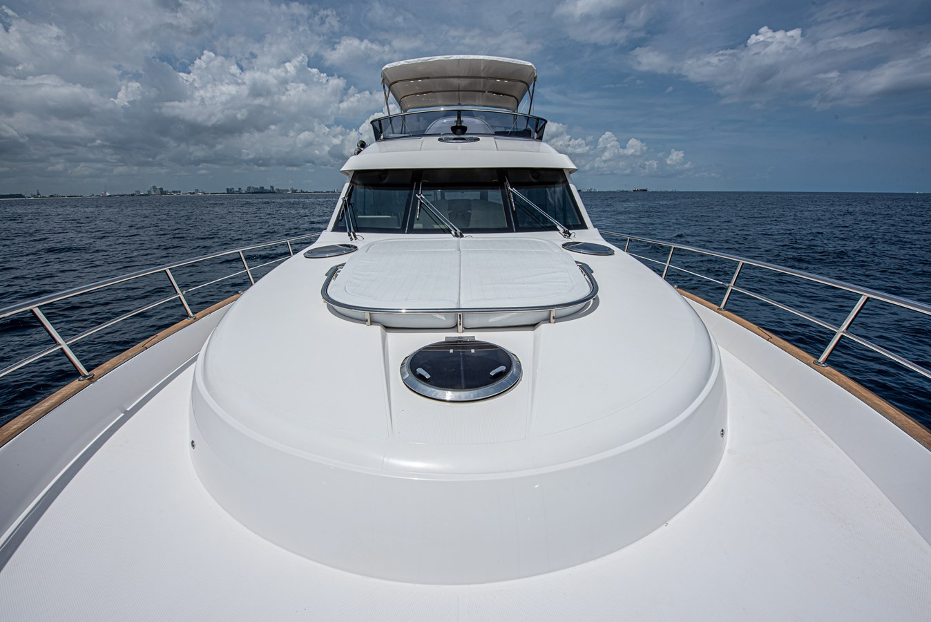 https://arconyachts.ams3.digitaloceanspaces.com/128858/conversions/large_4766833-optimize.jpg