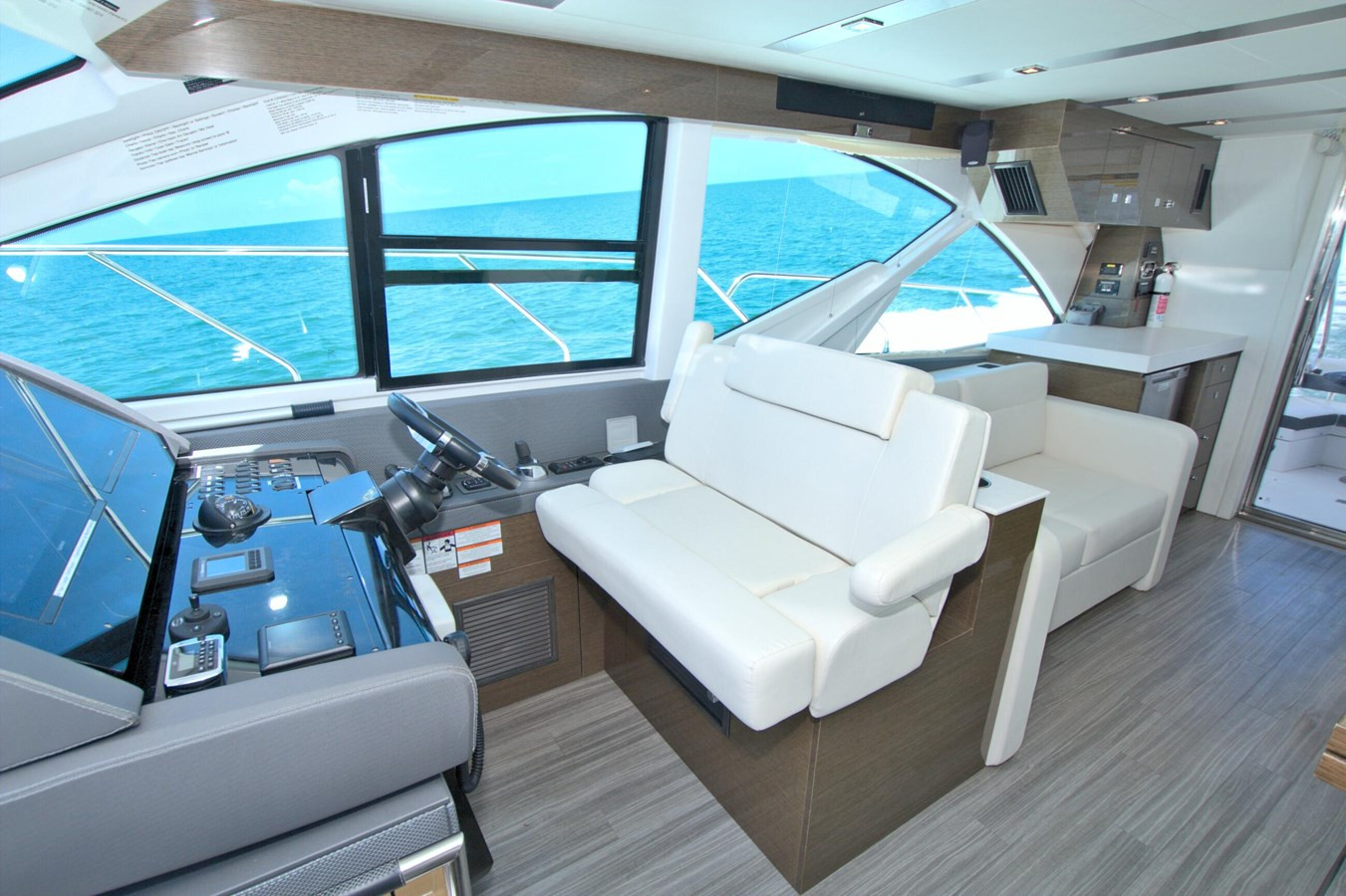 https://arconyachts.ams3.digitaloceanspaces.com/128859/conversions/large_4707228-optimize.jpg