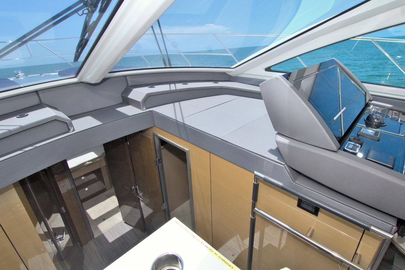 https://arconyachts.ams3.digitaloceanspaces.com/128864/conversions/large_4707230-optimize.jpg