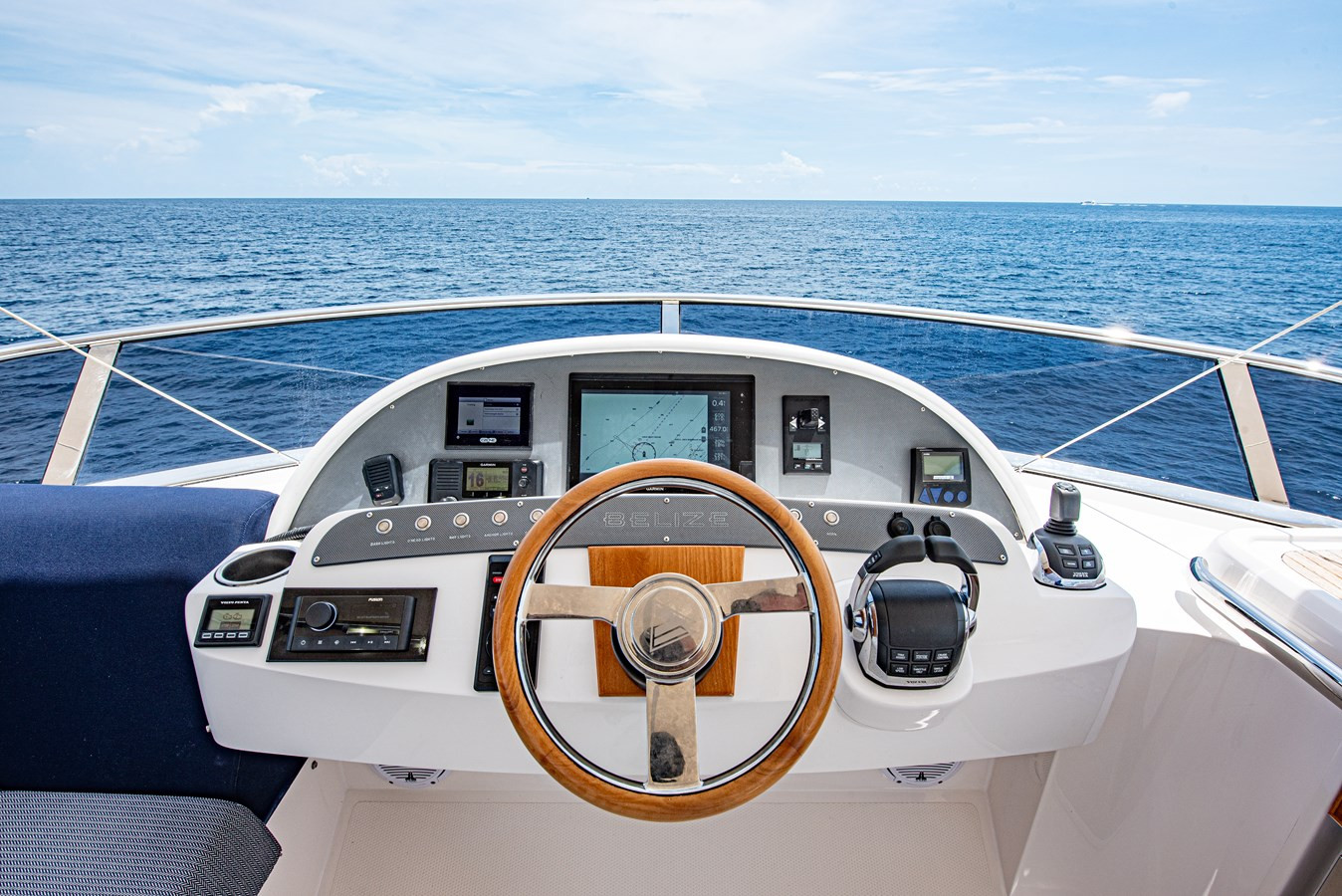 https://arconyachts.ams3.digitaloceanspaces.com/128875/conversions/large_4766838-optimize.jpg