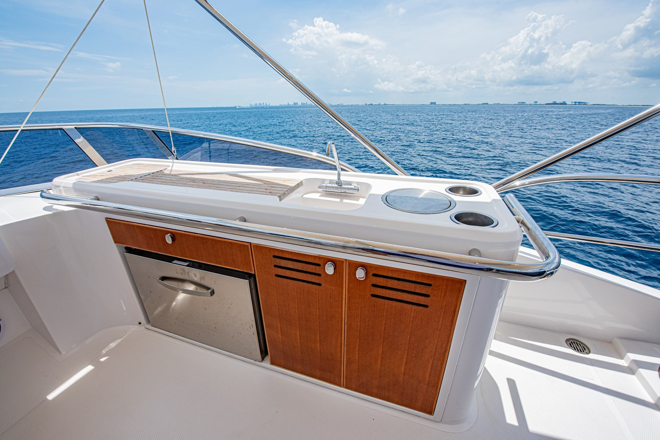 https://arconyachts.ams3.digitaloceanspaces.com/128881/conversions/large_4766840-optimize.jpg