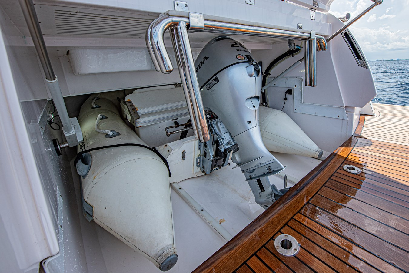 https://arconyachts.ams3.digitaloceanspaces.com/128899/conversions/large_4766846-optimize.jpg
