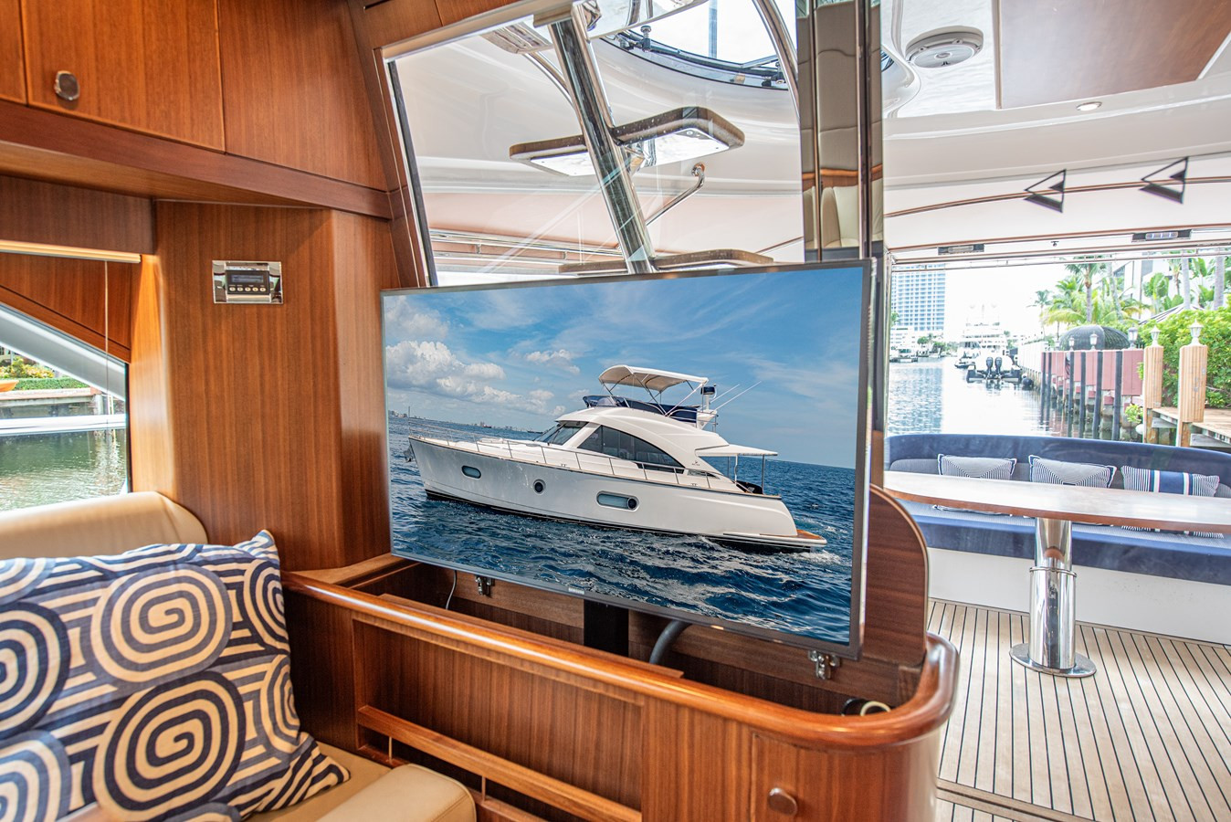 https://arconyachts.ams3.digitaloceanspaces.com/128936/conversions/large_4770515-optimize.jpg