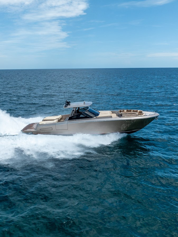 https://arconyachts.ams3.digitaloceanspaces.com/128951/conversions/large_4770490-optimize.jpg