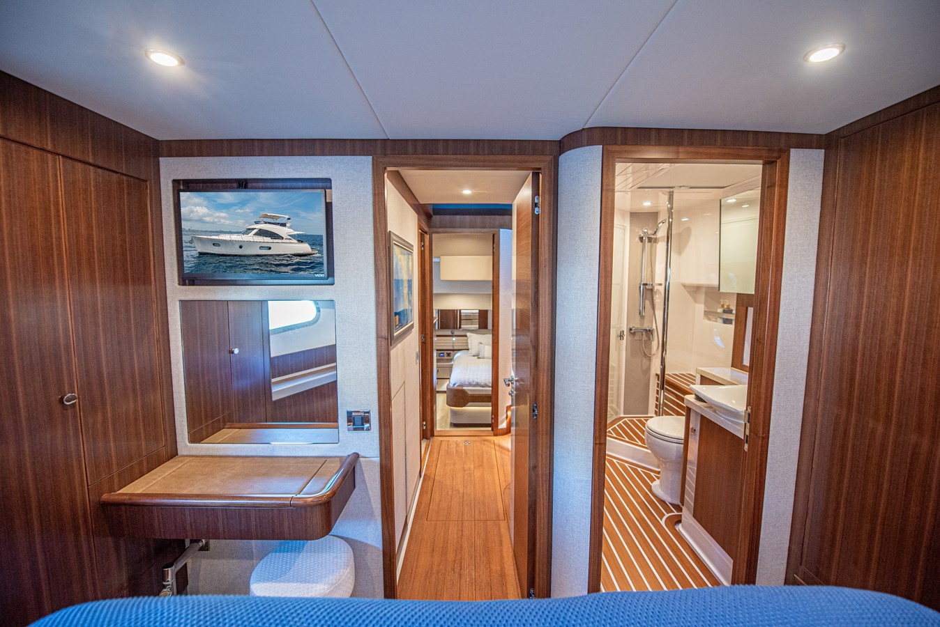 https://arconyachts.ams3.digitaloceanspaces.com/129000/conversions/large_4766880-optimize.jpg