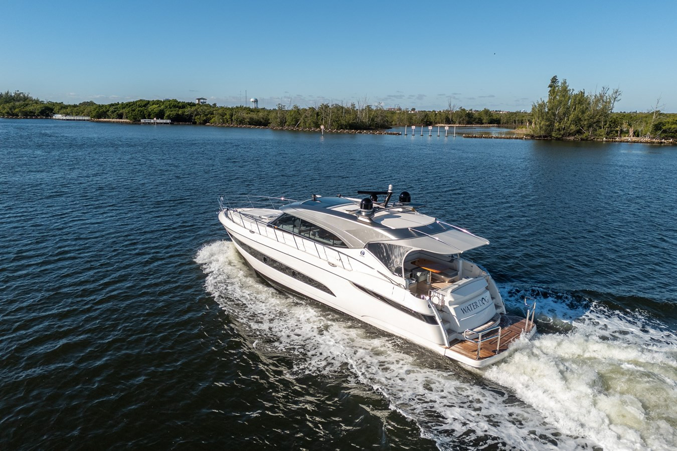 https://arconyachts.ams3.digitaloceanspaces.com/129067/conversions/large_4854546-optimize.jpg