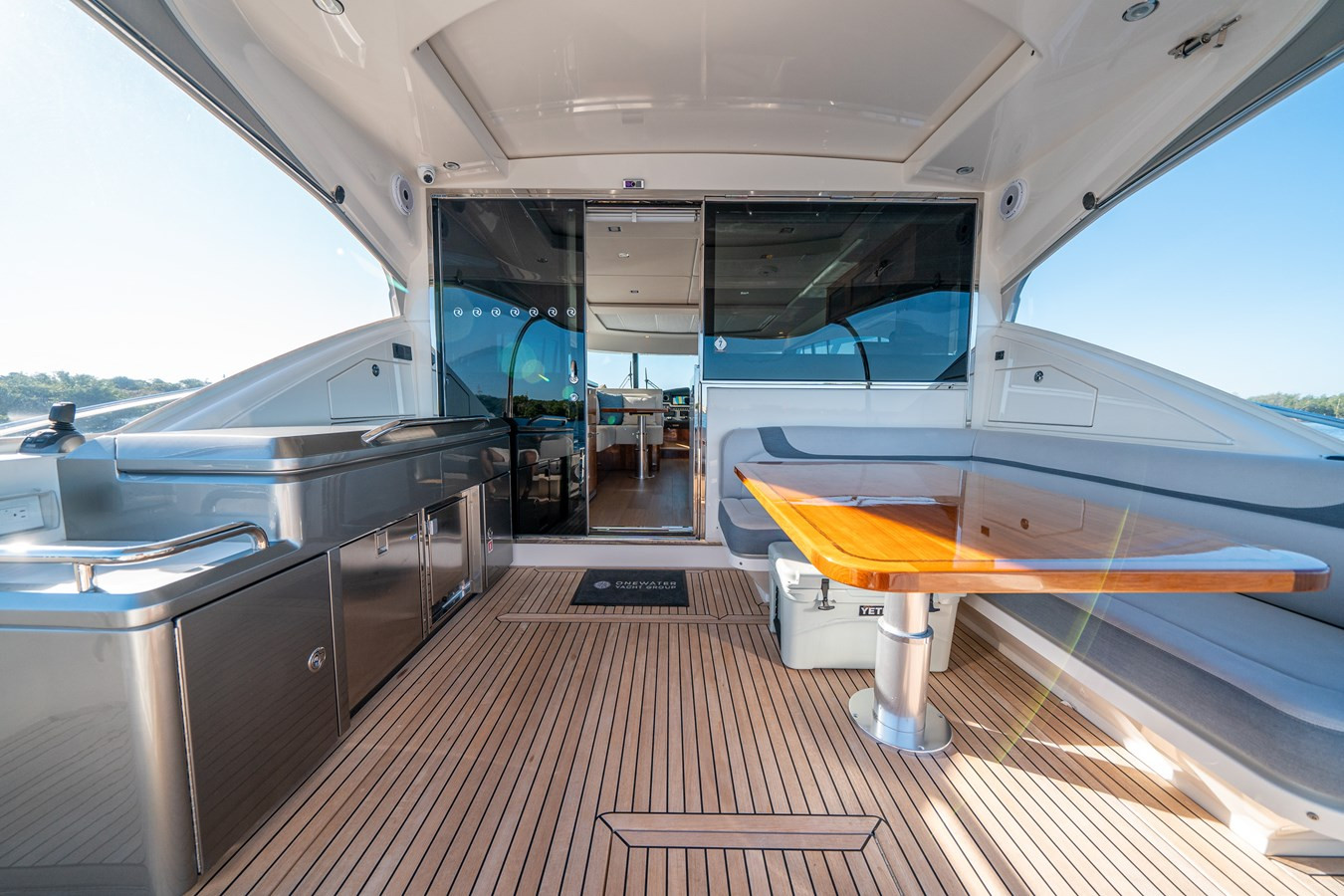 https://arconyachts.ams3.digitaloceanspaces.com/129078/conversions/large_4854551-optimize.jpg