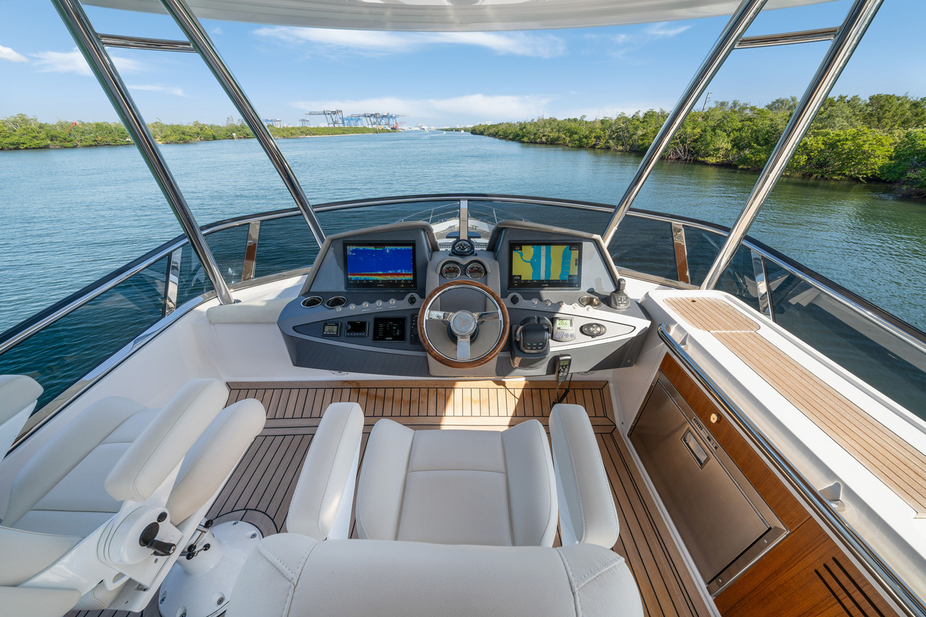 https://arconyachts.ams3.digitaloceanspaces.com/129182/conversions/large_4839883-optimize.jpg