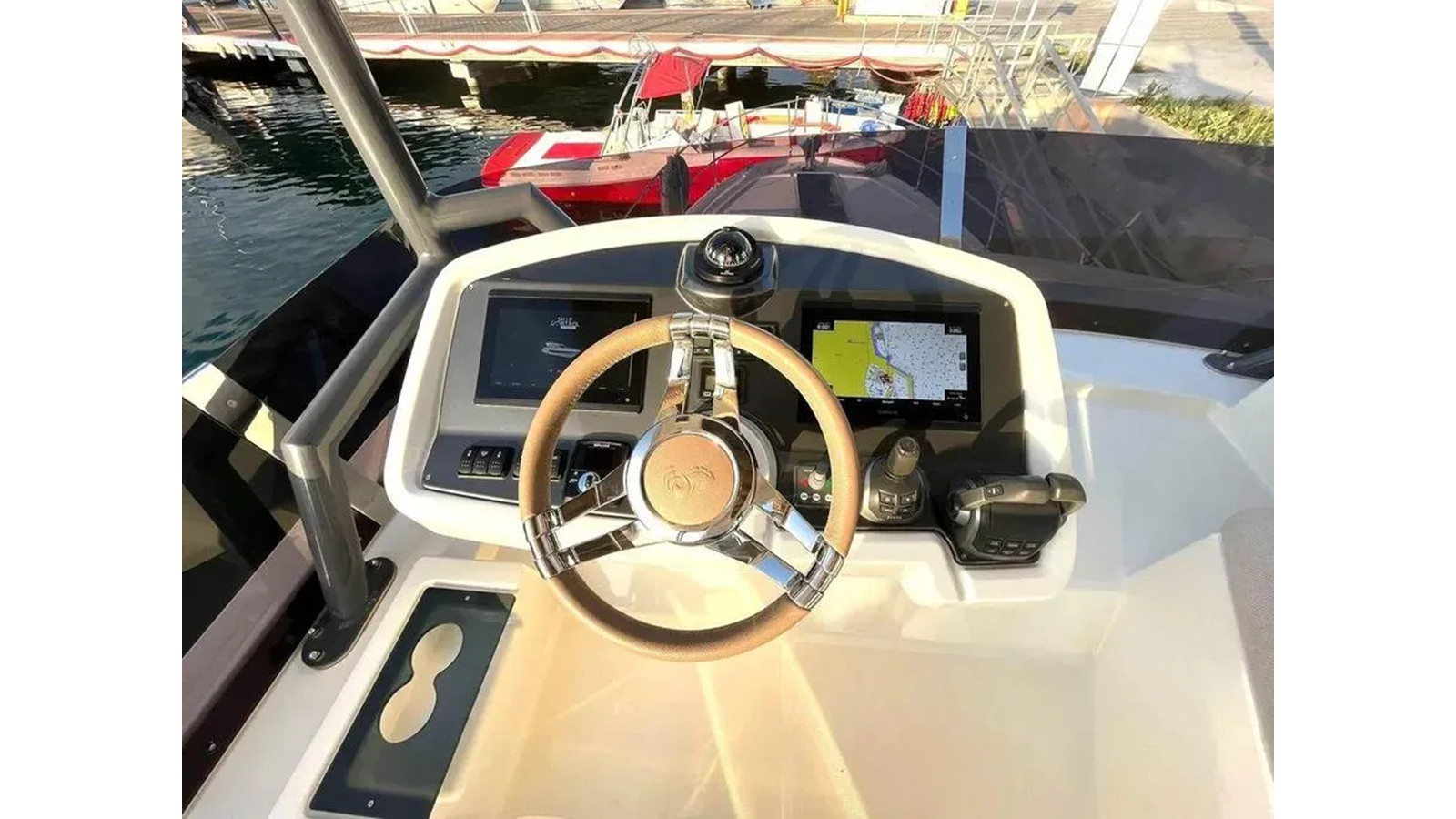 https://arconyachts.ams3.digitaloceanspaces.com/129262/conversions/large_4718820-optimize.jpg