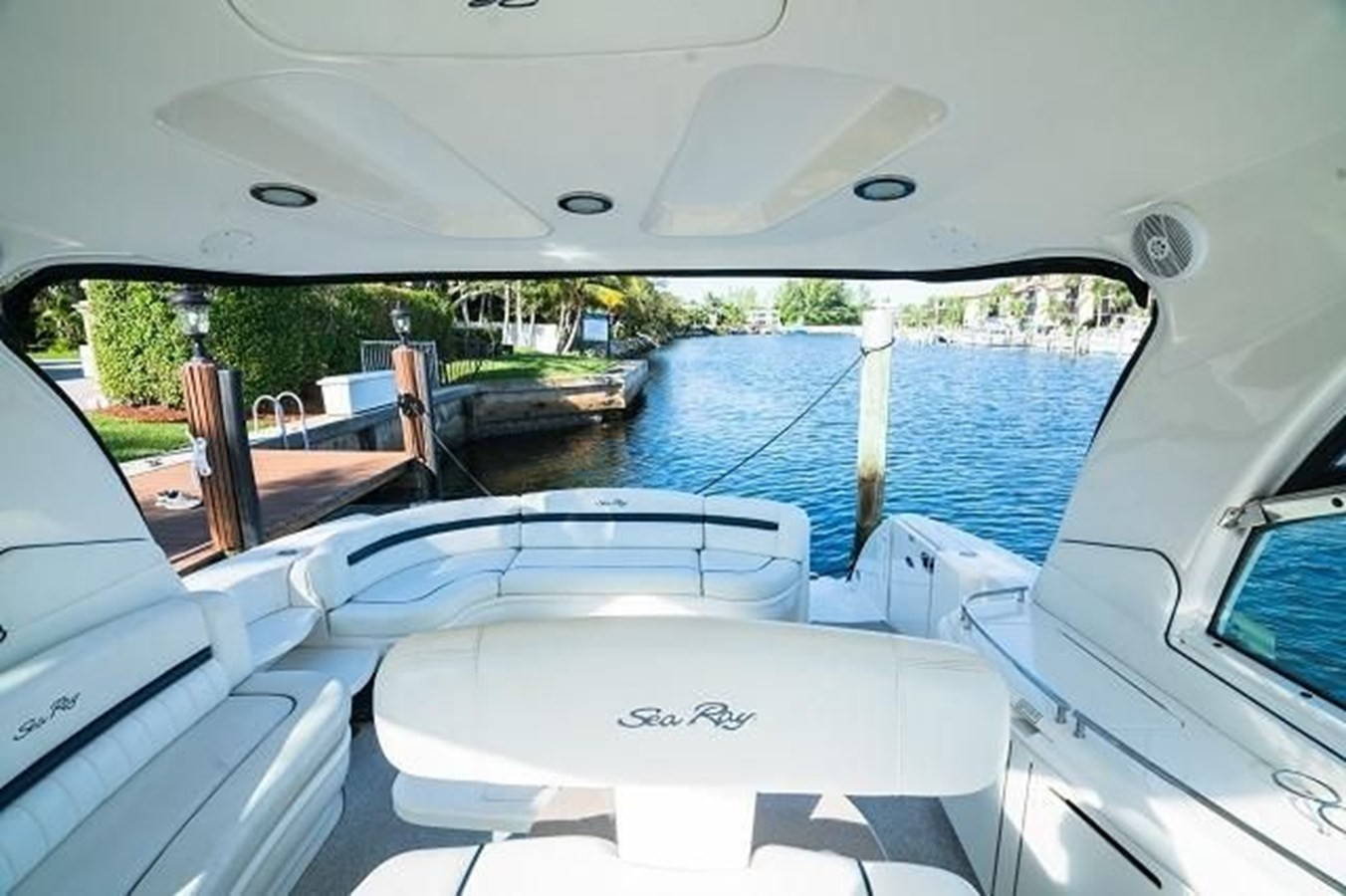 https://arconyachts.ams3.digitaloceanspaces.com/129345/conversions/large_2899756-optimize.jpg