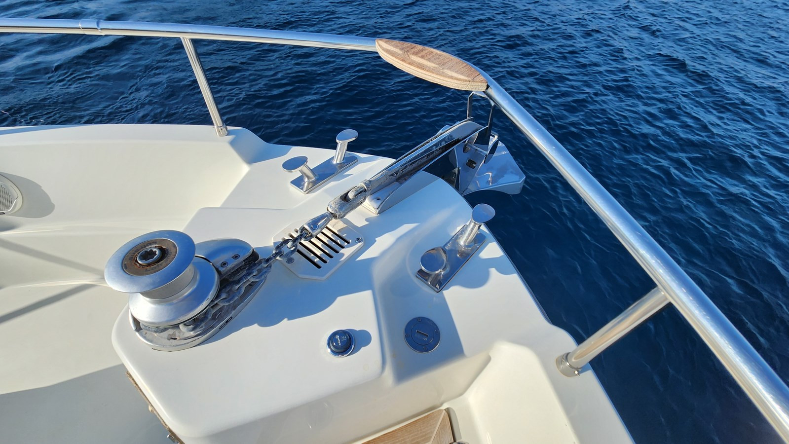https://arconyachts.ams3.digitaloceanspaces.com/129408/conversions/large_4520983-optimize.jpg
