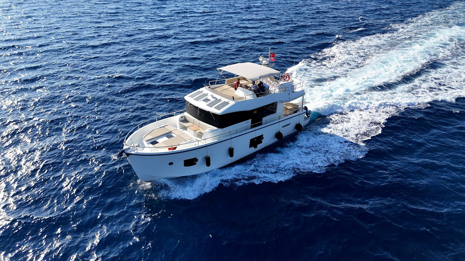 https://arconyachts.ams3.digitaloceanspaces.com/129489/conversions/large_4521011-optimize.jpg