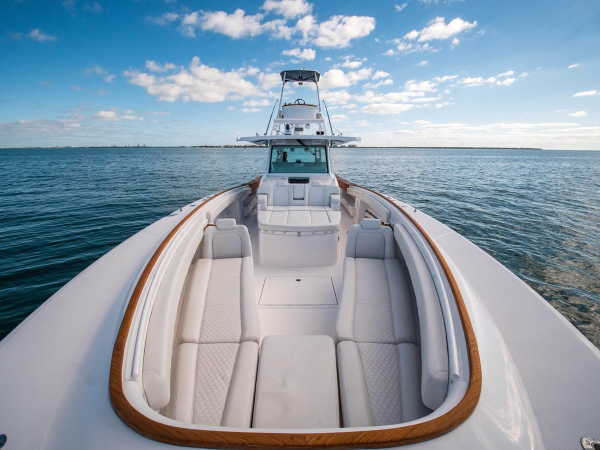 https://arconyachts.ams3.digitaloceanspaces.com/129575/conversions/large_2844840-optimize.jpg