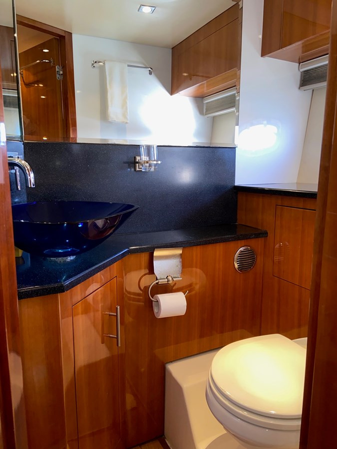 https://arconyachts.ams3.digitaloceanspaces.com/129655/conversions/large_2995780-optimize.jpg
