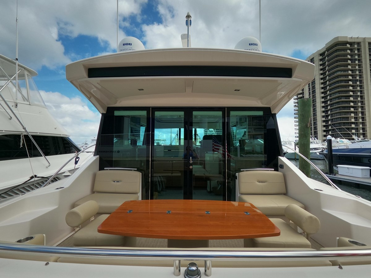 https://arconyachts.ams3.digitaloceanspaces.com/129759/conversions/large_3500393-optimize.jpg