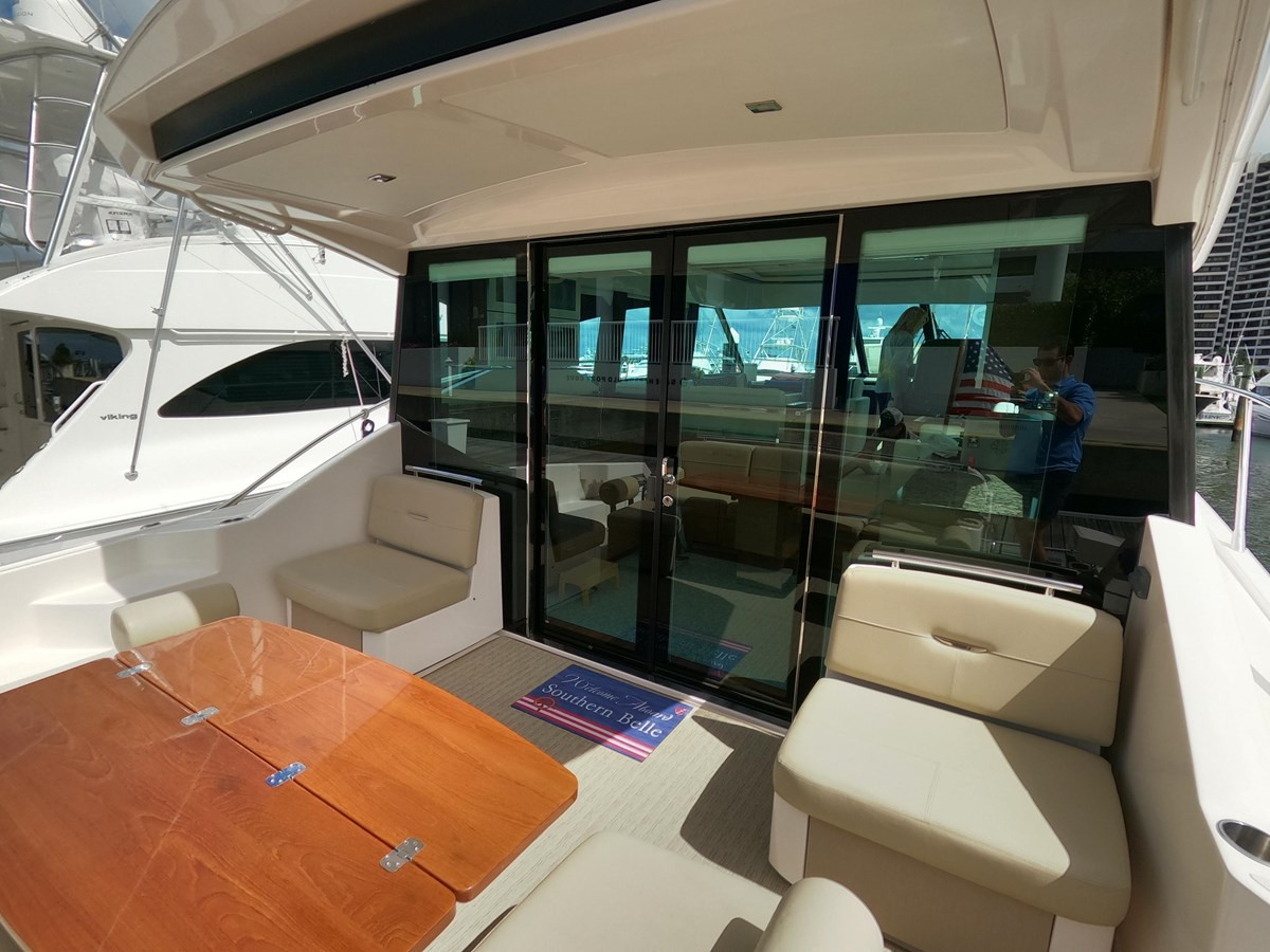 https://arconyachts.ams3.digitaloceanspaces.com/129762/conversions/large_3500394-optimize.jpg