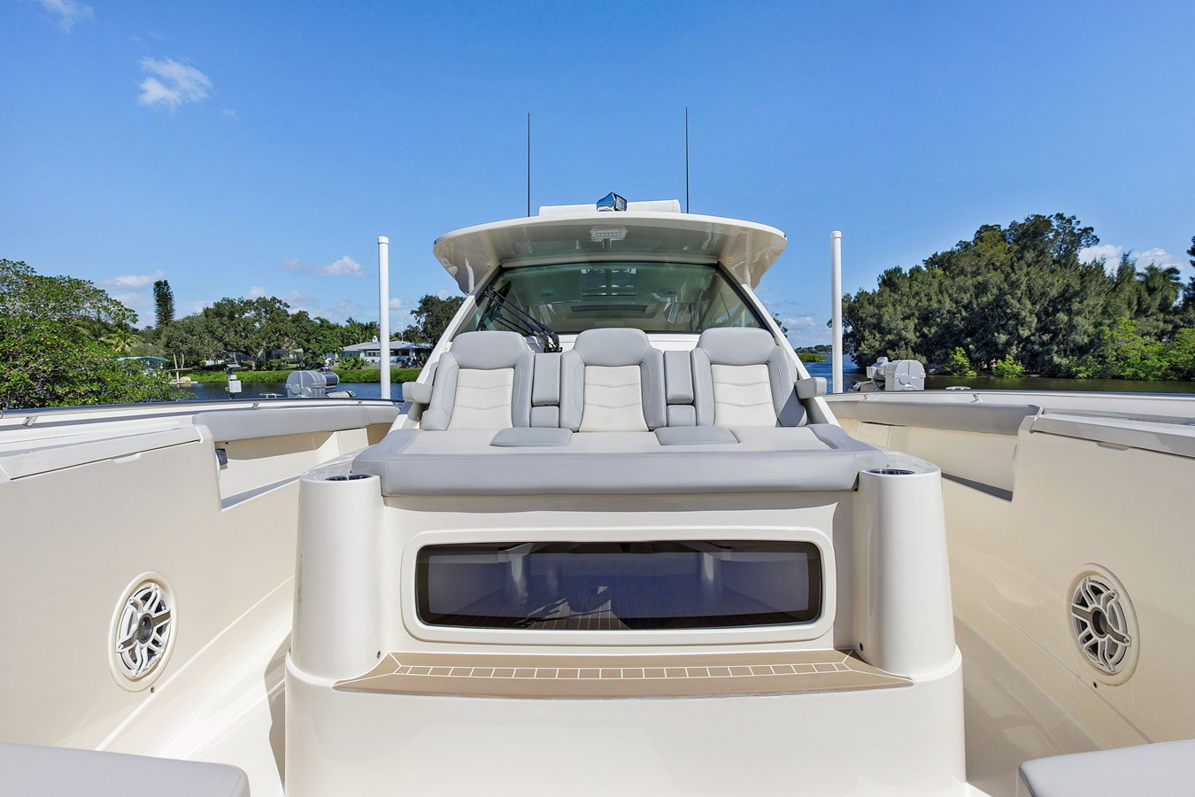 https://arconyachts.ams3.digitaloceanspaces.com/129764/conversions/large_3351005-optimize.jpg