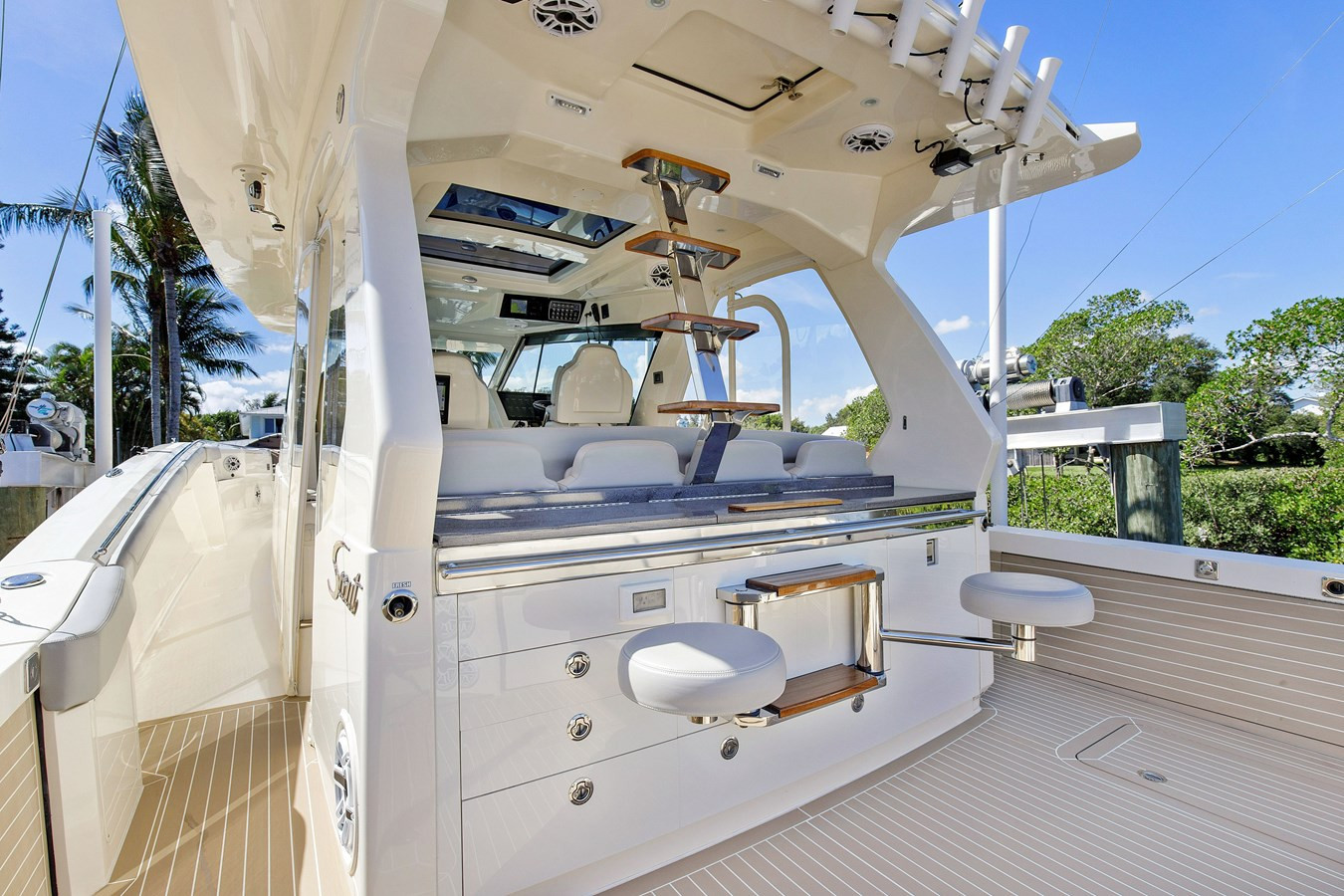 https://arconyachts.ams3.digitaloceanspaces.com/129795/conversions/large_3351015-optimize.jpg