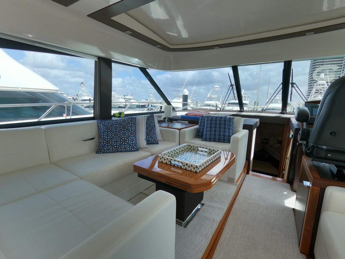 https://arconyachts.ams3.digitaloceanspaces.com/129803/conversions/large_3500407-optimize.jpg