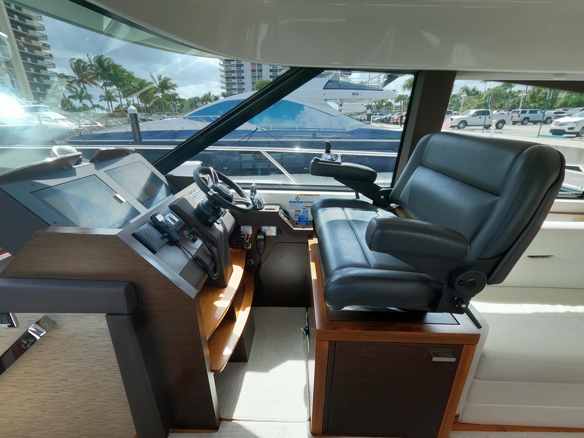 https://arconyachts.ams3.digitaloceanspaces.com/129812/conversions/large_3500410-optimize.jpg