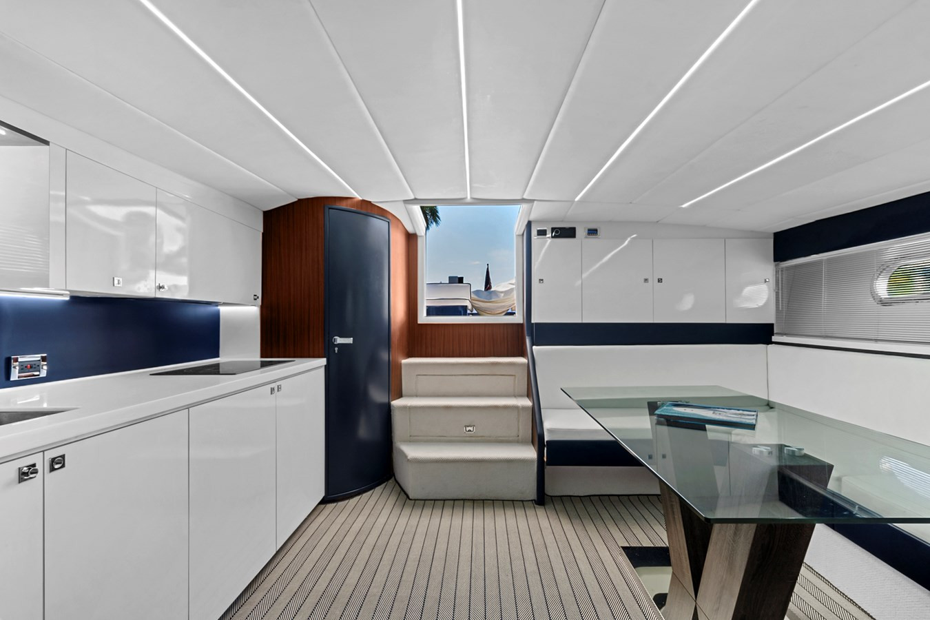 https://arconyachts.ams3.digitaloceanspaces.com/129898/conversions/large_3644282-optimize.jpg