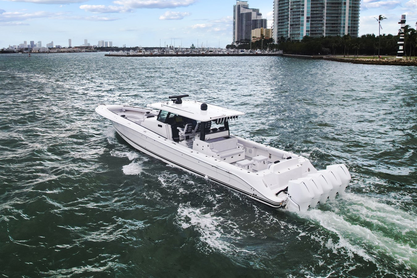 https://arconyachts.ams3.digitaloceanspaces.com/129986/conversions/large_3746706-optimize.jpg