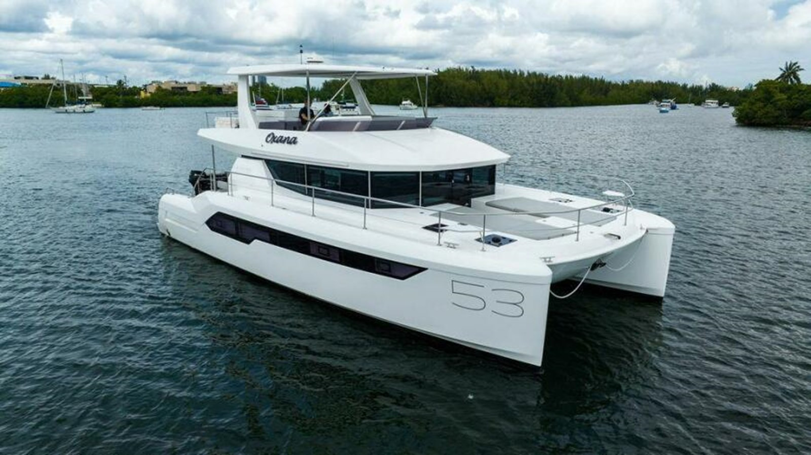 https://arconyachts.ams3.digitaloceanspaces.com/130047/conversions/large_3931631-optimize.jpg
