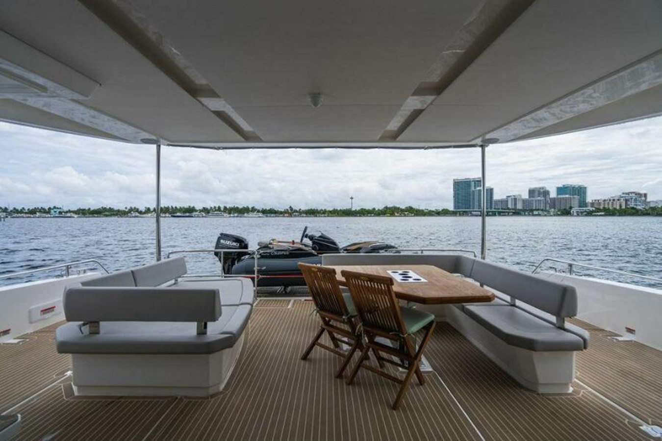 https://arconyachts.ams3.digitaloceanspaces.com/130084/conversions/large_3931645-optimize.jpg