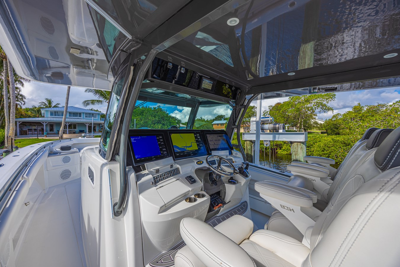 https://arconyachts.ams3.digitaloceanspaces.com/130272/conversions/large_4812532-optimize.jpg