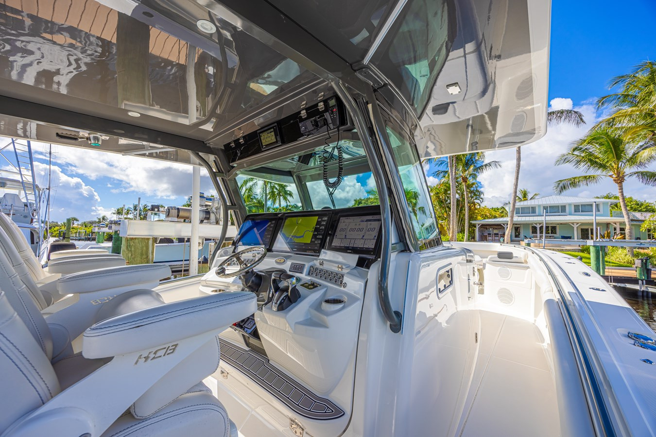 https://arconyachts.ams3.digitaloceanspaces.com/130278/conversions/large_4812534-optimize.jpg