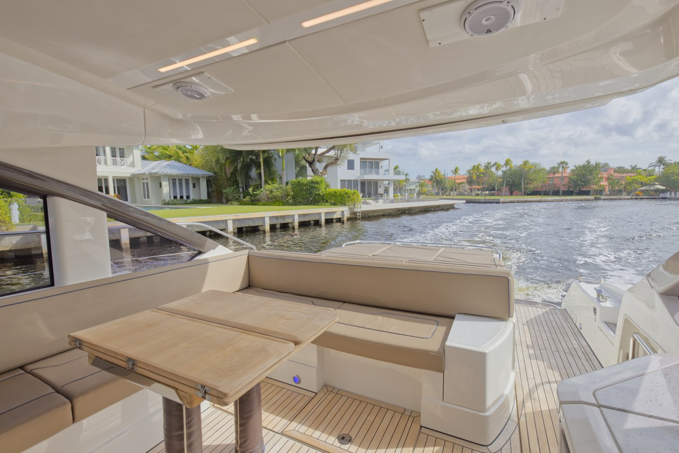 https://arconyachts.ams3.digitaloceanspaces.com/130286/conversions/large_4133234-optimize.jpg