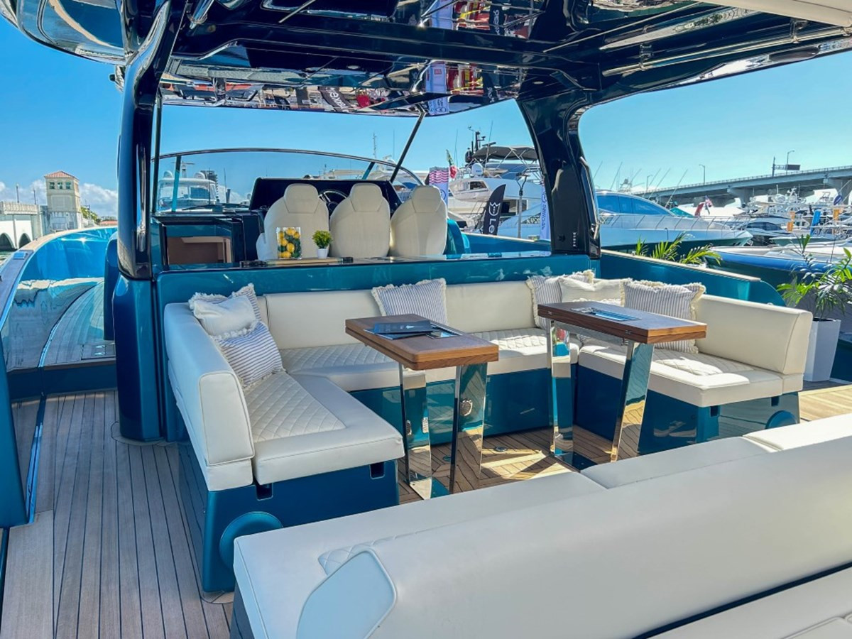https://arconyachts.ams3.digitaloceanspaces.com/130312/conversions/large_4130223-optimize.jpg