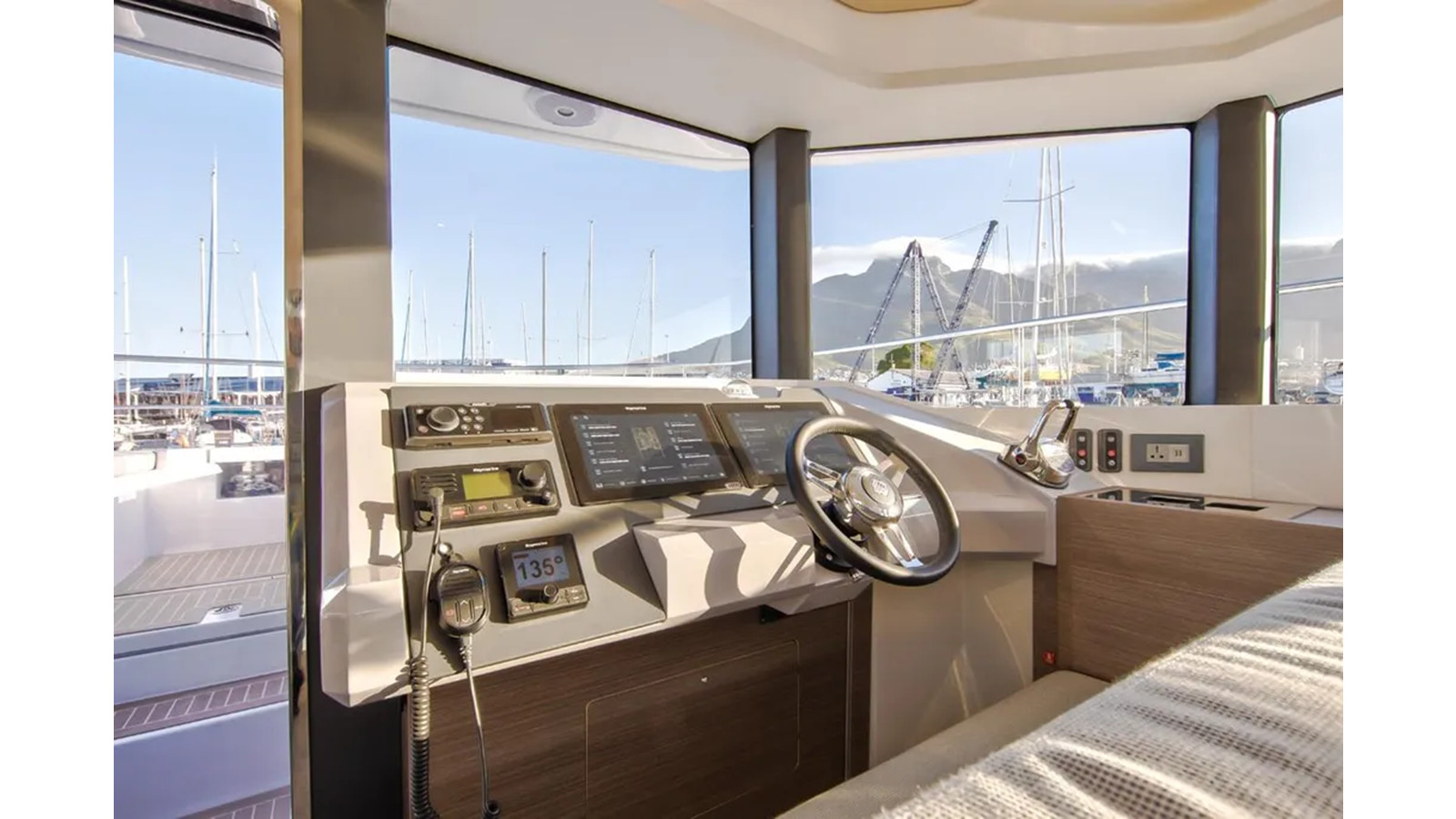 https://arconyachts.ams3.digitaloceanspaces.com/130377/conversions/large_4381662-optimize.jpg
