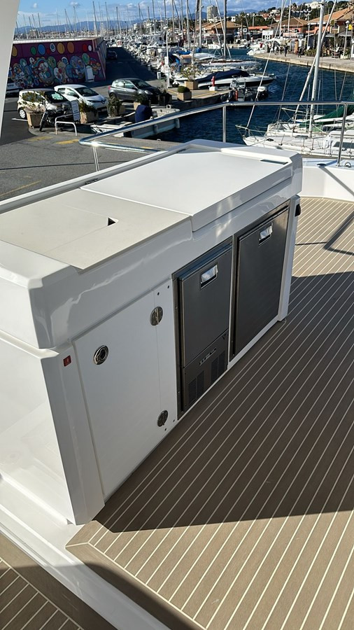 https://arconyachts.ams3.digitaloceanspaces.com/130451/conversions/large_4848732-optimize.jpg