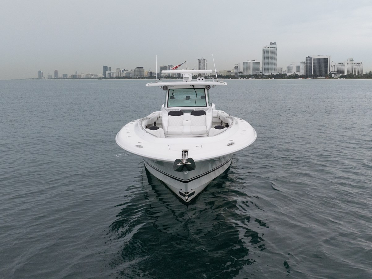 https://arconyachts.ams3.digitaloceanspaces.com/130501/conversions/large_4521559-optimize.jpg