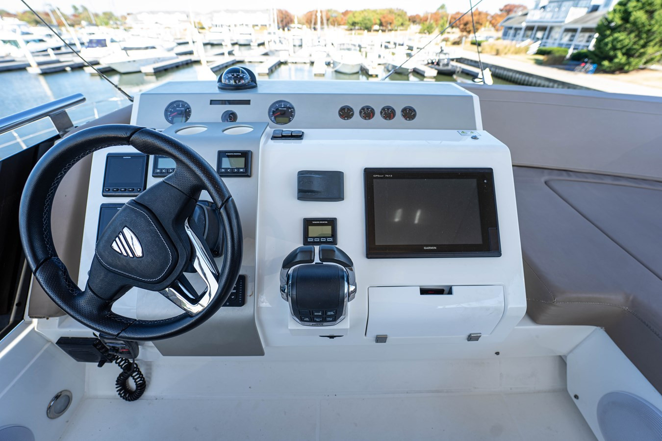 https://arconyachts.ams3.digitaloceanspaces.com/130515/conversions/large_4429449-optimize.jpg