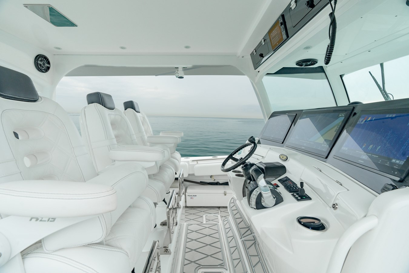 https://arconyachts.ams3.digitaloceanspaces.com/130558/conversions/large_4521581-optimize.jpg