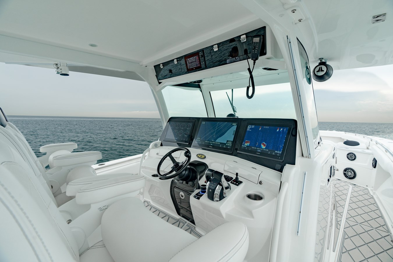 https://arconyachts.ams3.digitaloceanspaces.com/130564/conversions/large_4521583-optimize.jpg