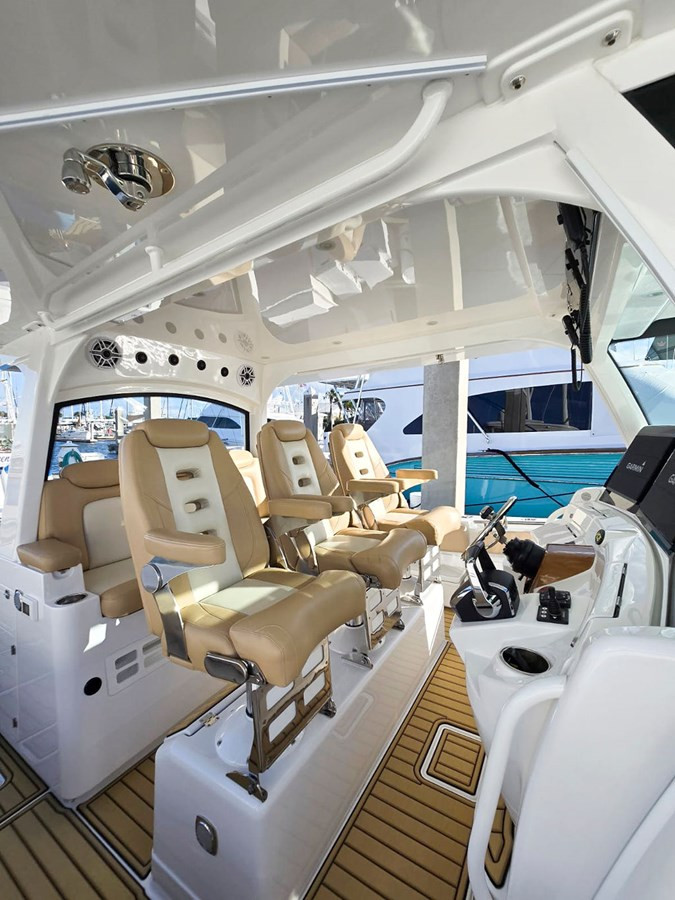 https://arconyachts.ams3.digitaloceanspaces.com/130578/conversions/large_4547941-optimize.jpg