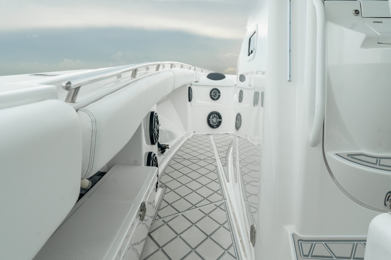 https://arconyachts.ams3.digitaloceanspaces.com/130579/conversions/large_4521588-optimize.jpg