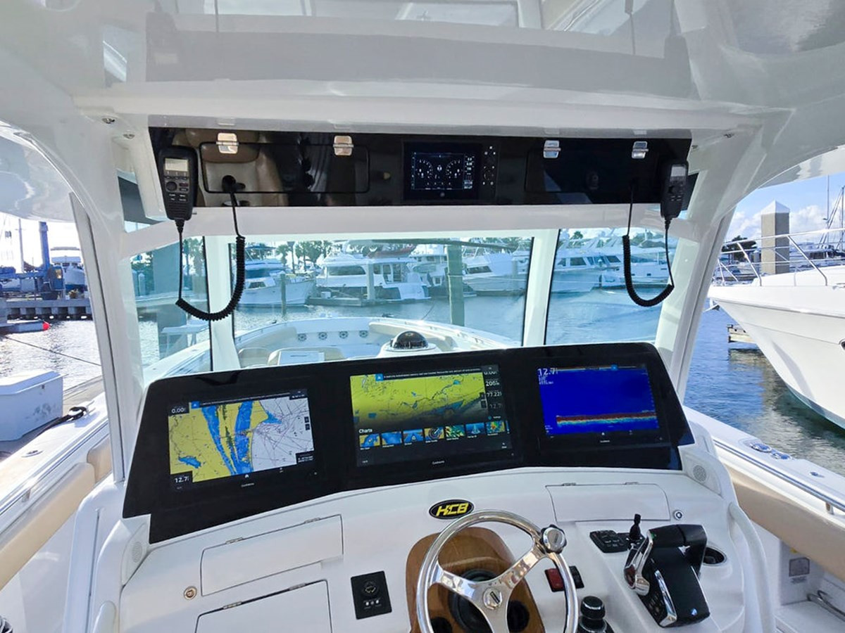https://arconyachts.ams3.digitaloceanspaces.com/130596/conversions/large_4547948-optimize.jpg