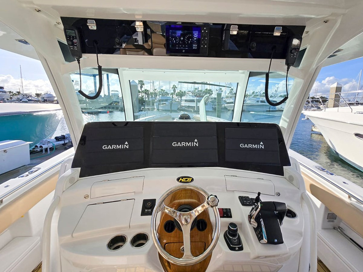 https://arconyachts.ams3.digitaloceanspaces.com/130613/conversions/large_4547954-optimize.jpg