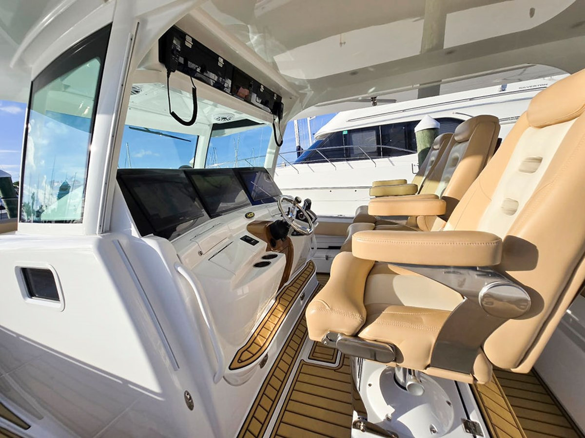 https://arconyachts.ams3.digitaloceanspaces.com/130614/conversions/large_4547955-optimize.jpg