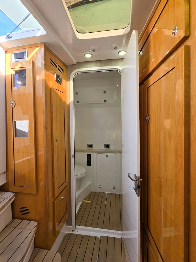 https://arconyachts.ams3.digitaloceanspaces.com/130693/conversions/large_4547990-optimize.jpg