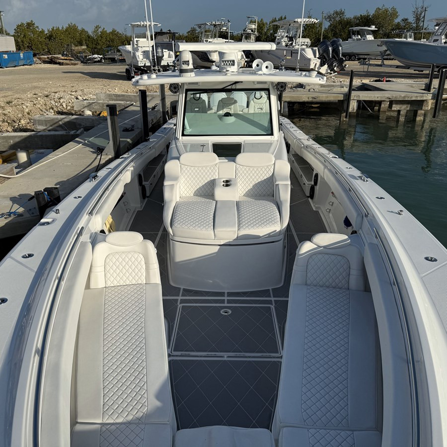 https://arconyachts.ams3.digitaloceanspaces.com/130736/conversions/large_4598006-optimize.jpg