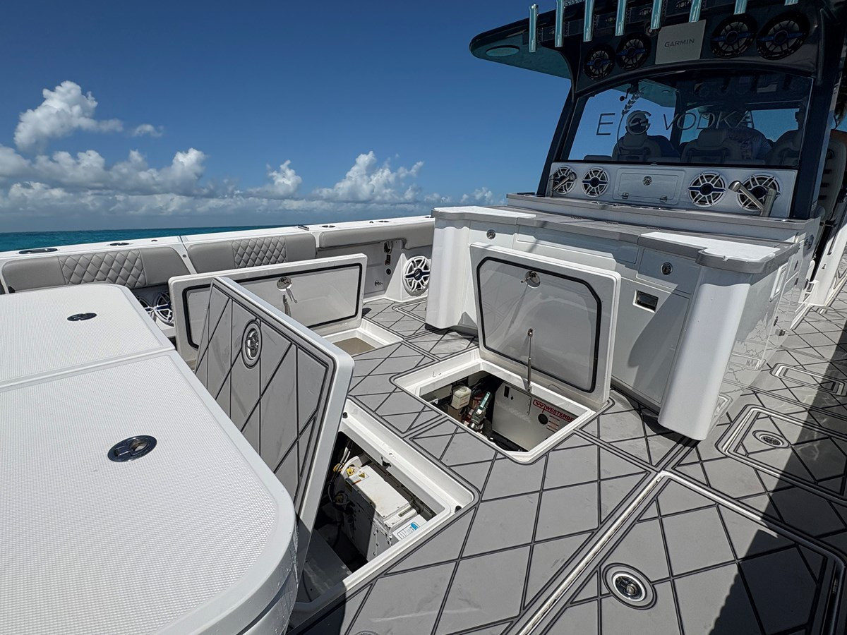 https://arconyachts.ams3.digitaloceanspaces.com/130792/conversions/large_4607120-optimize.jpg