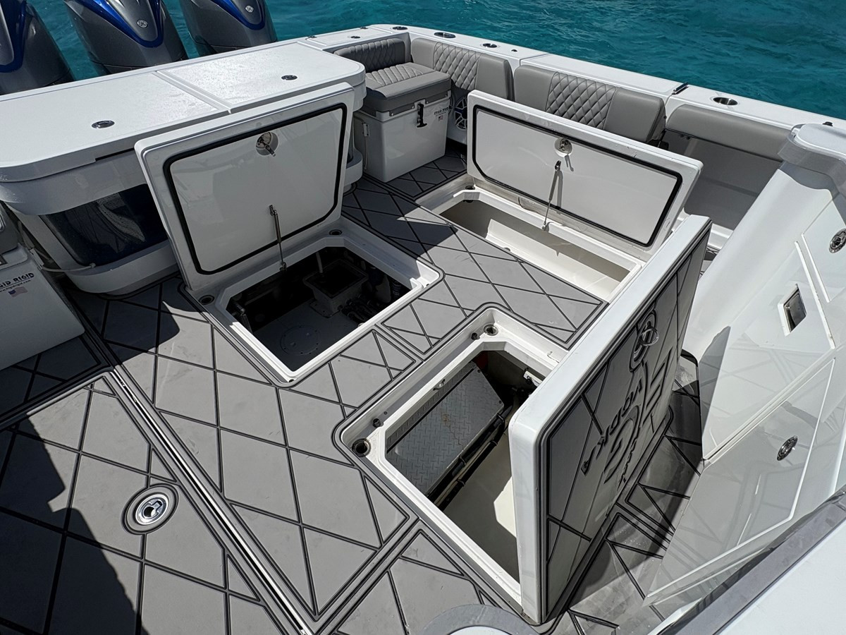 https://arconyachts.ams3.digitaloceanspaces.com/130795/conversions/large_4607121-optimize.jpg