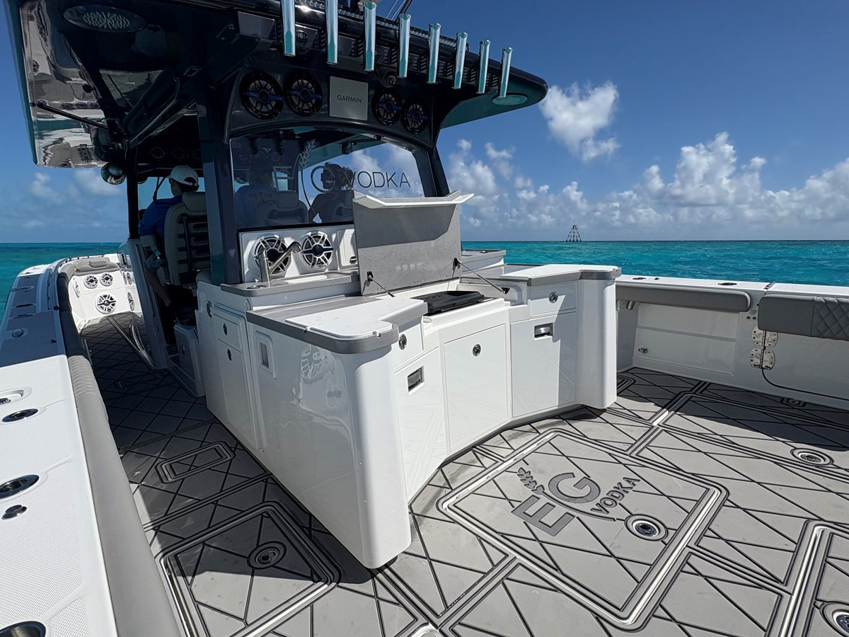 https://arconyachts.ams3.digitaloceanspaces.com/130801/conversions/large_4607124-optimize.jpg