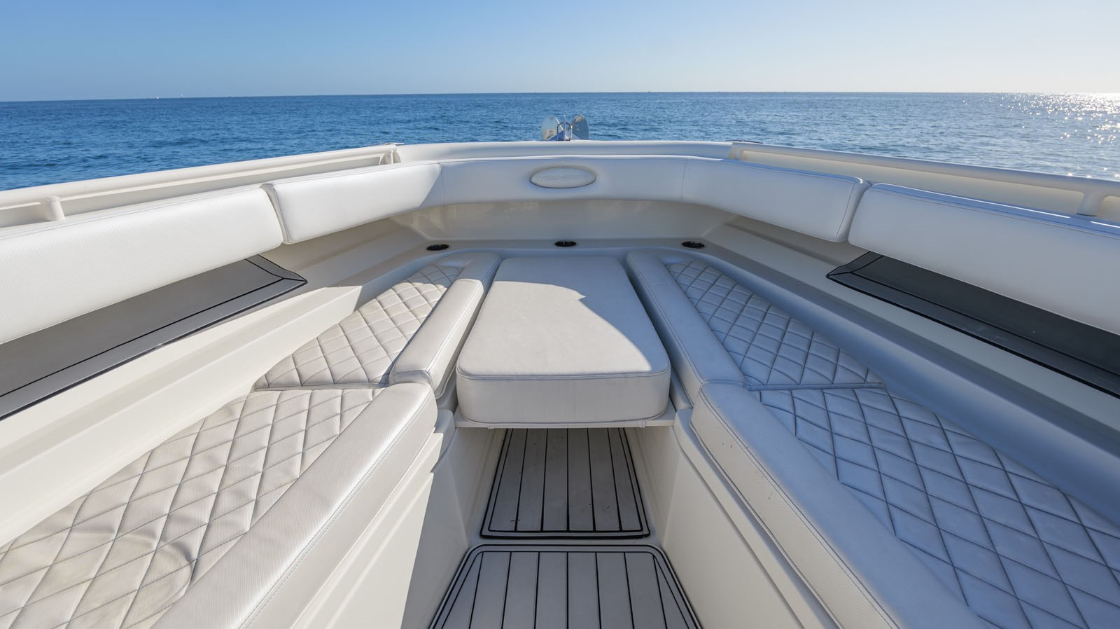 https://arconyachts.ams3.digitaloceanspaces.com/130803/conversions/large_4611939-optimize.jpg